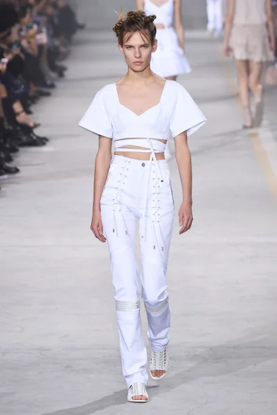 Look 11